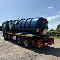 mercedes 2635 Vac Tanker